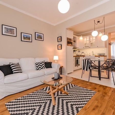 Cо́Coellie - Aesthetic 2Bd Apt Near National Palace By Flat Mаnager 소피아 외부 사진