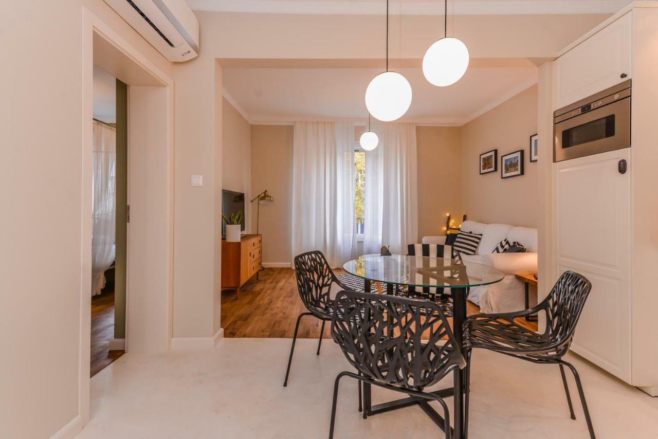 Cо́Coellie - Aesthetic 2Bd Apt Near National Palace By Flat Mаnager 소피아 외부 사진