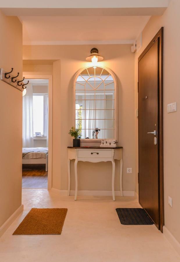 Cо́Coellie - Aesthetic 2Bd Apt Near National Palace By Flat Mаnager 소피아 외부 사진